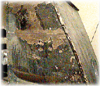 Lateral de la peana.